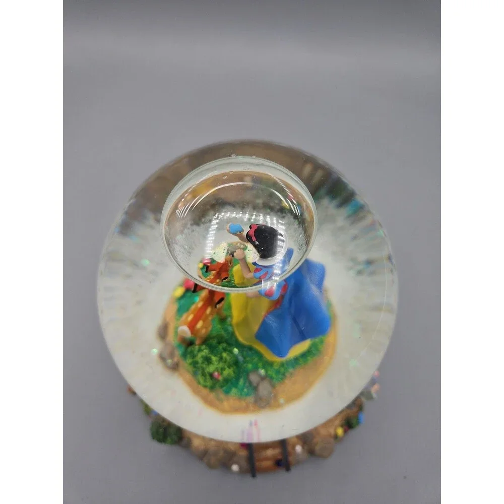 6” Disney Snow White And The Seven Dwarfs Heigh Ho Snow globe Music
